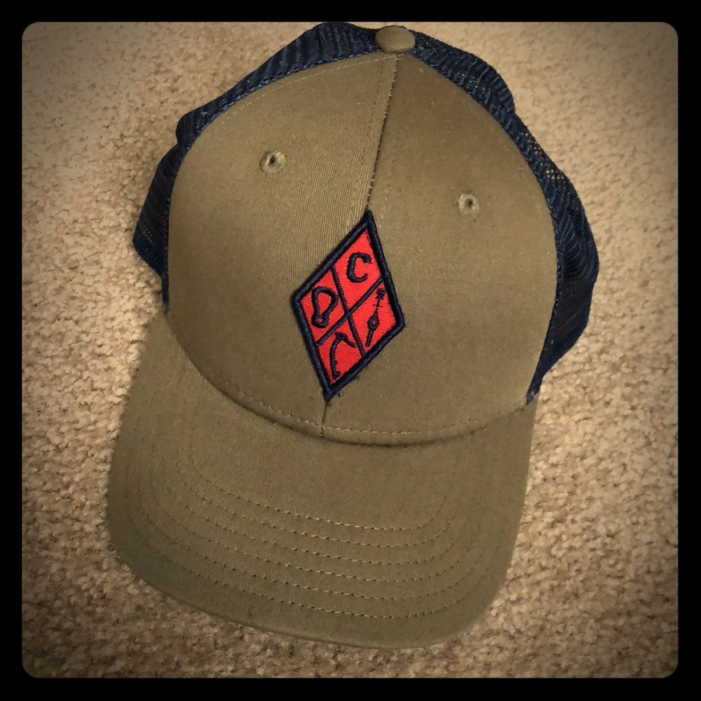 Black Diamond mesh trucker hat